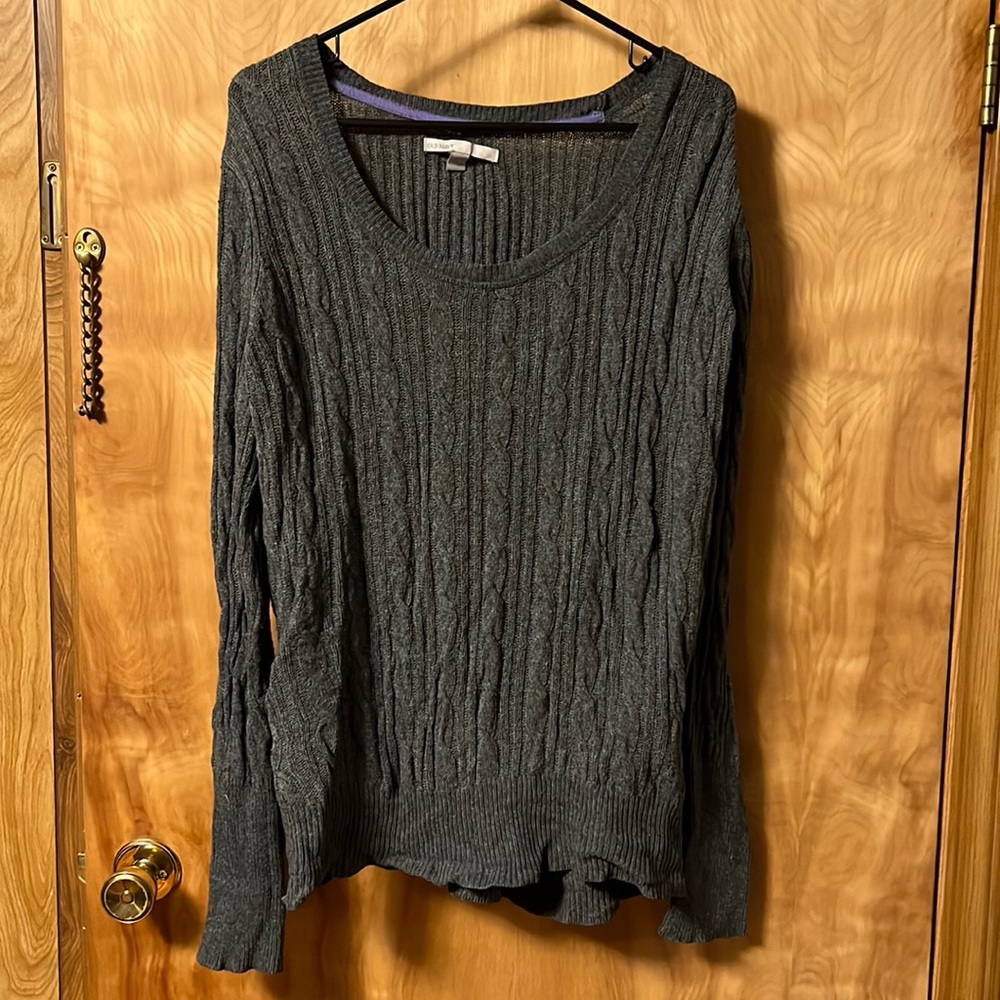 Old navy cable knit sweater size L